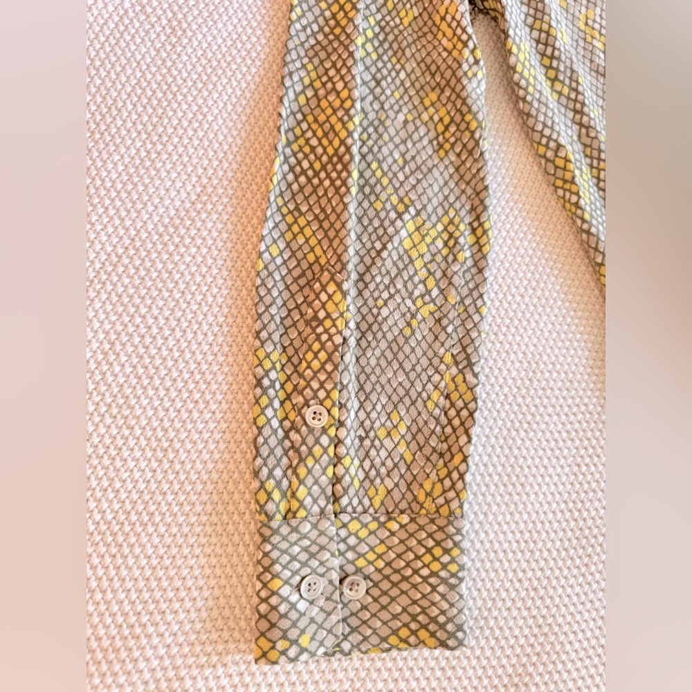 EQUIPMENT Grey & Yellow Button Up Shirt Geometric Snakeskin Blouse Silky Top - Picture 13 of 16
